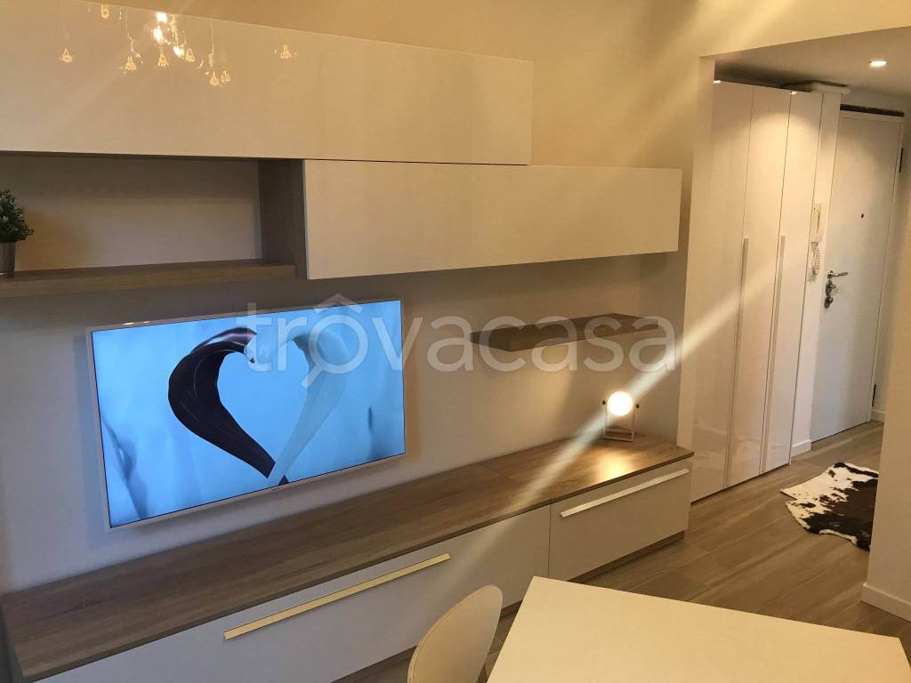 appartamento in vendita a Milano in zona Lorenteggio