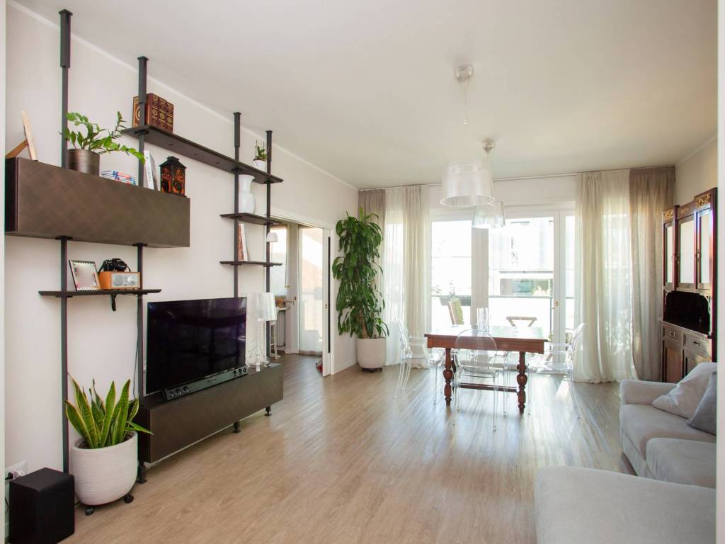 appartamento in vendita a Milano in zona Città Studi