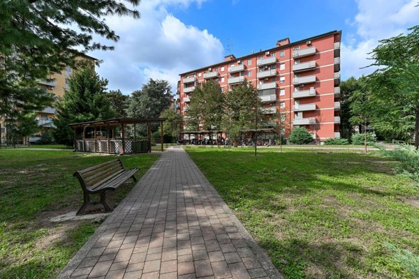 appartamento in vendita a Milano in zona Forlanini