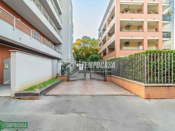 ufficio in vendita a Milano in zona Gorla