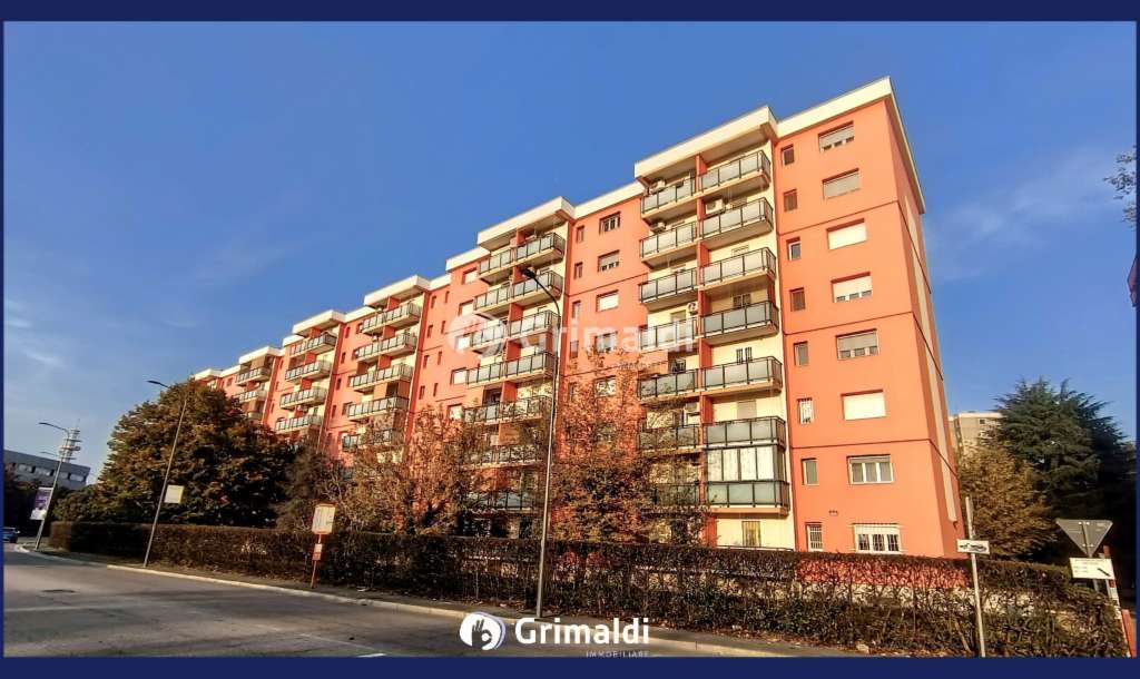 appartamento in vendita a Milano in zona Gallaratese