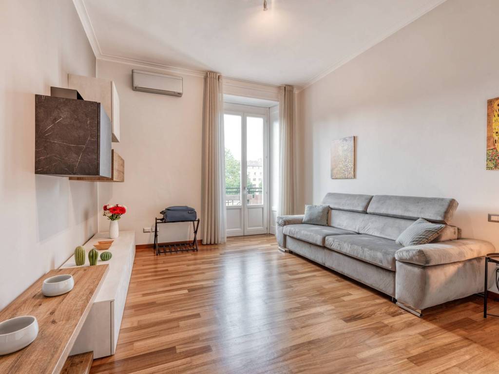 appartamento in vendita a Milano in zona Loreto