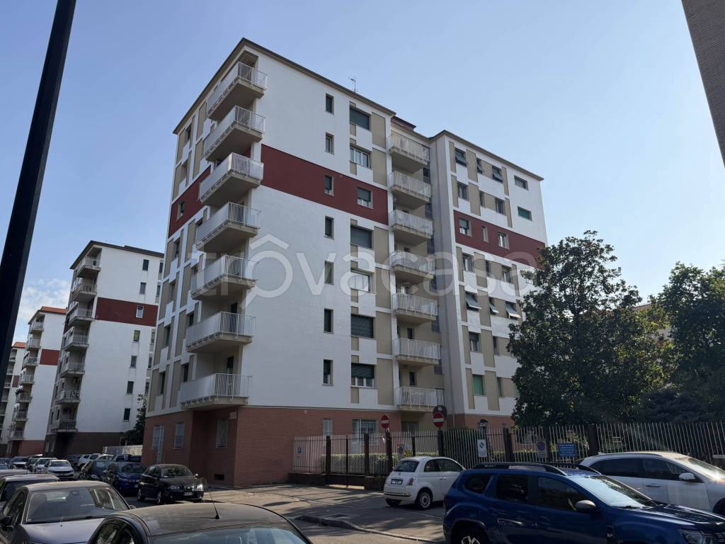 appartamento in vendita a Milano in zona Comasina