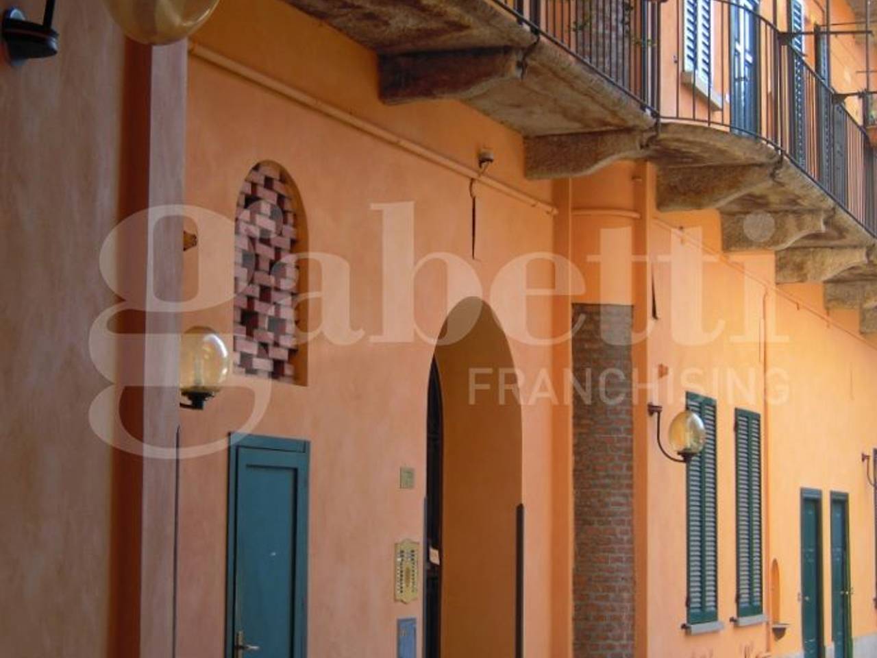 appartamento in vendita a Milano in zona Piazzale Lodi