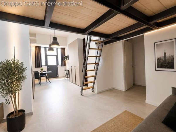 appartamento in vendita a Milano in zona Paolo Sarpi