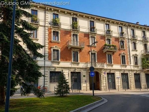 appartamento in vendita a Milano in zona Paolo Sarpi