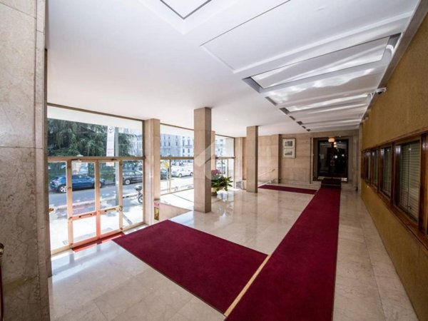 appartamento in vendita a Milano in zona Porta Monforte