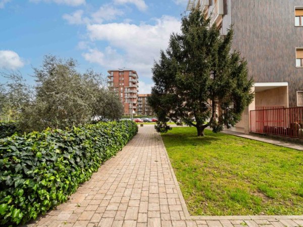 appartamento in vendita a Milano in zona Barona