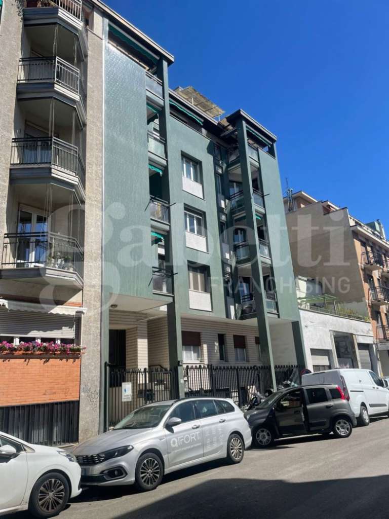 appartamento in vendita a Milano in zona Famagosta