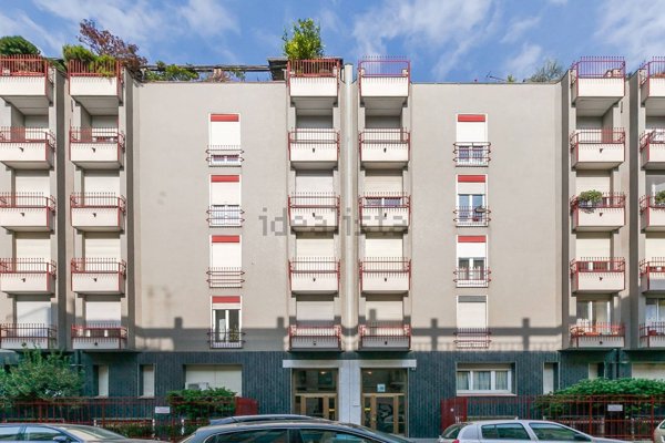 ufficio in vendita a Milano in zona Loreto