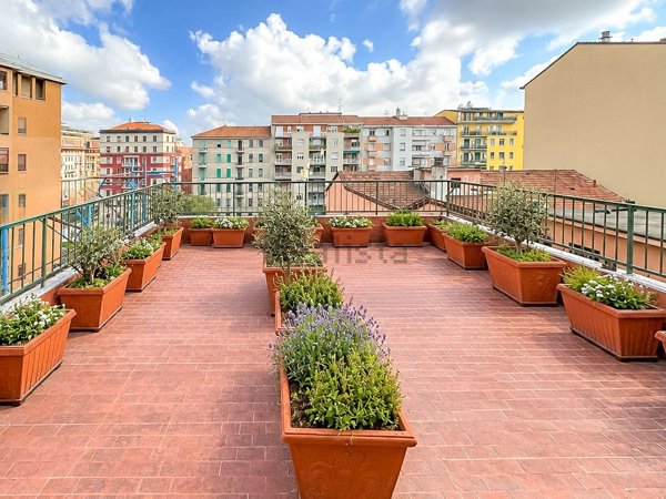 appartamento in vendita a Milano in zona Lorenteggio