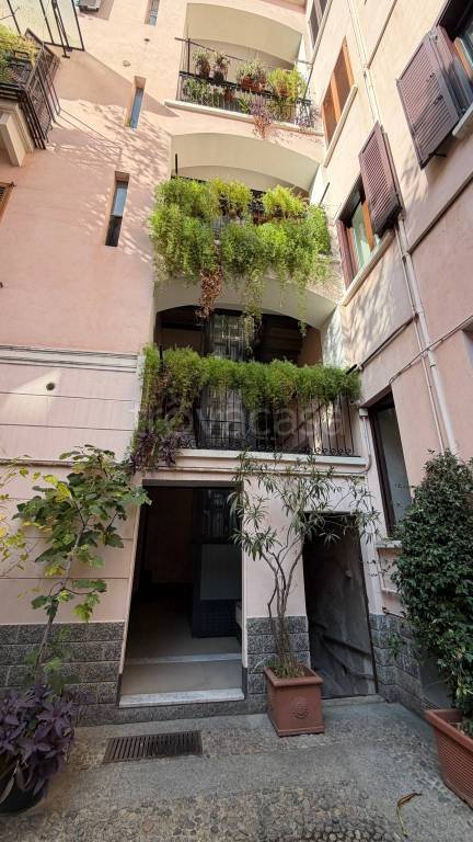 appartamento in vendita a Milano in zona Porta Ticinese