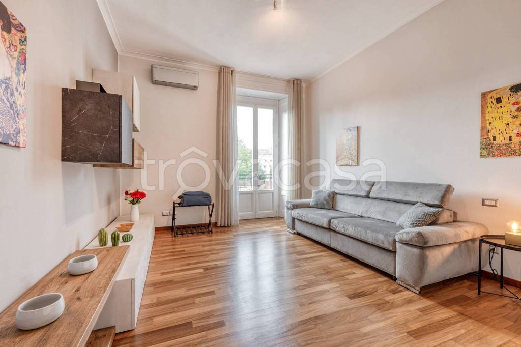 appartamento in vendita a Milano in zona Loreto