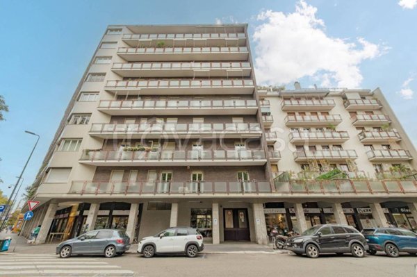 appartamento in vendita a Milano in zona De Angeli