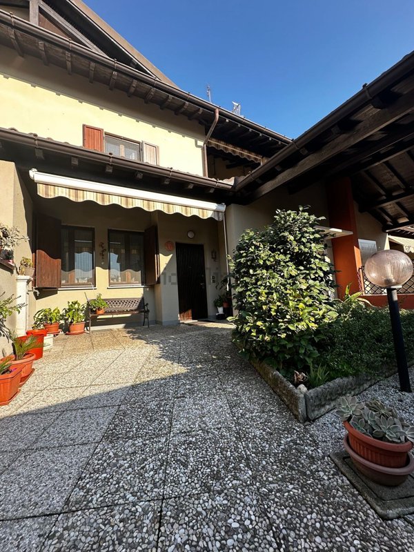 casa indipendente in vendita a Morimondo