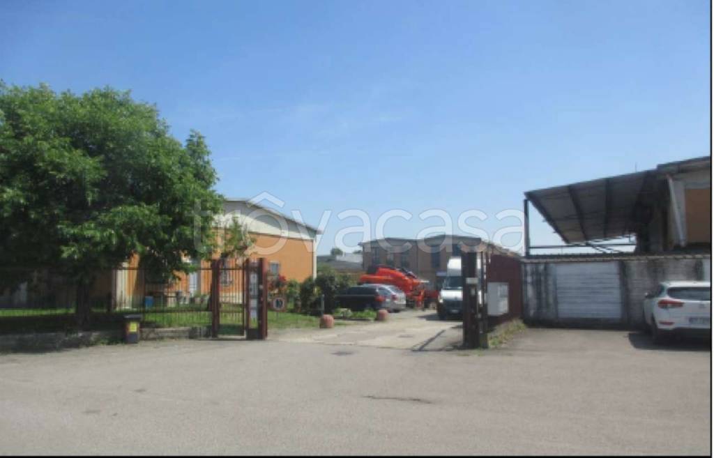 locale commerciale in vendita a Morimondo