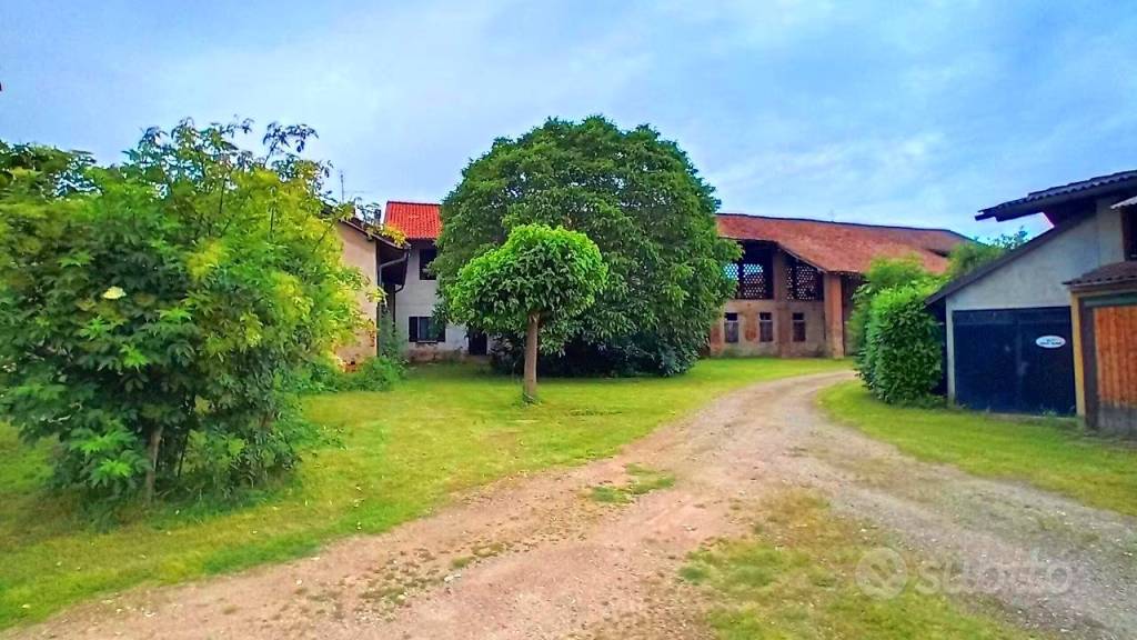 casale in vendita a Morimondo