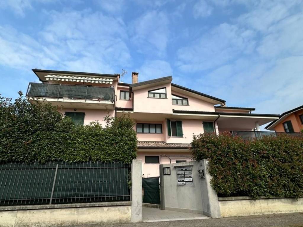 appartamento in vendita a Motta Visconti