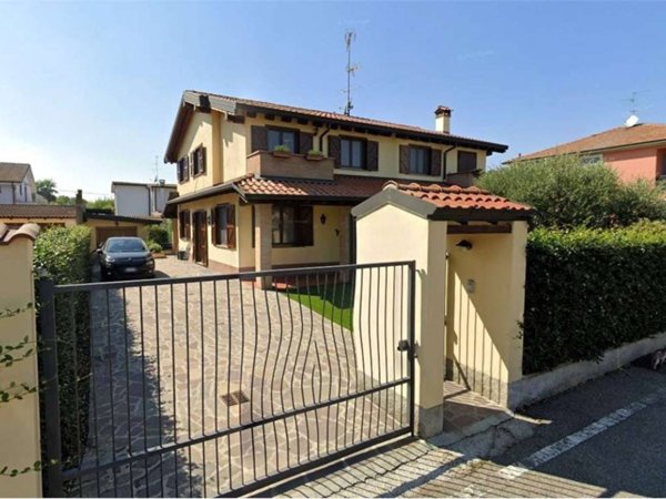 casa indipendente in vendita a Motta Visconti