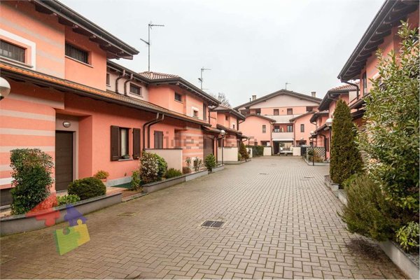 casa indipendente in vendita a Motta Visconti