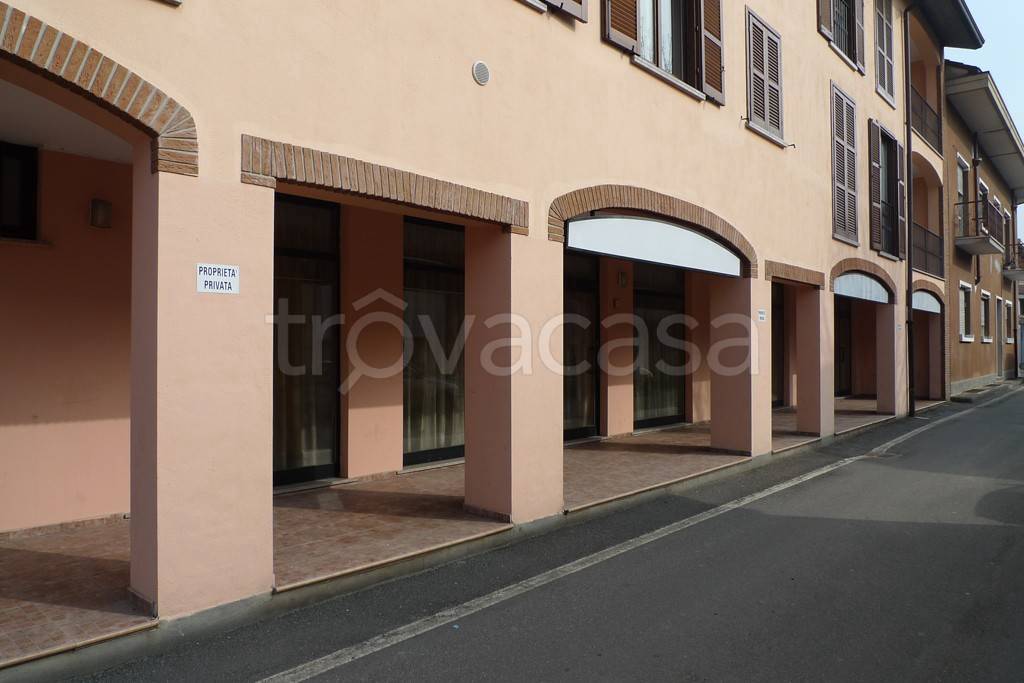 negozio in vendita a Motta Visconti