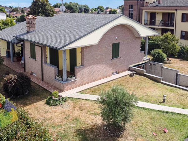 casa indipendente in vendita a Motta Visconti