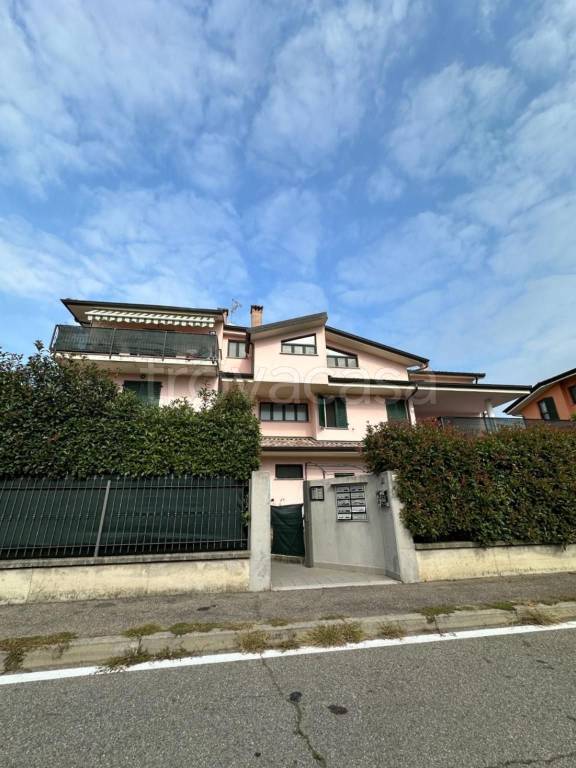 appartamento in vendita a Motta Visconti