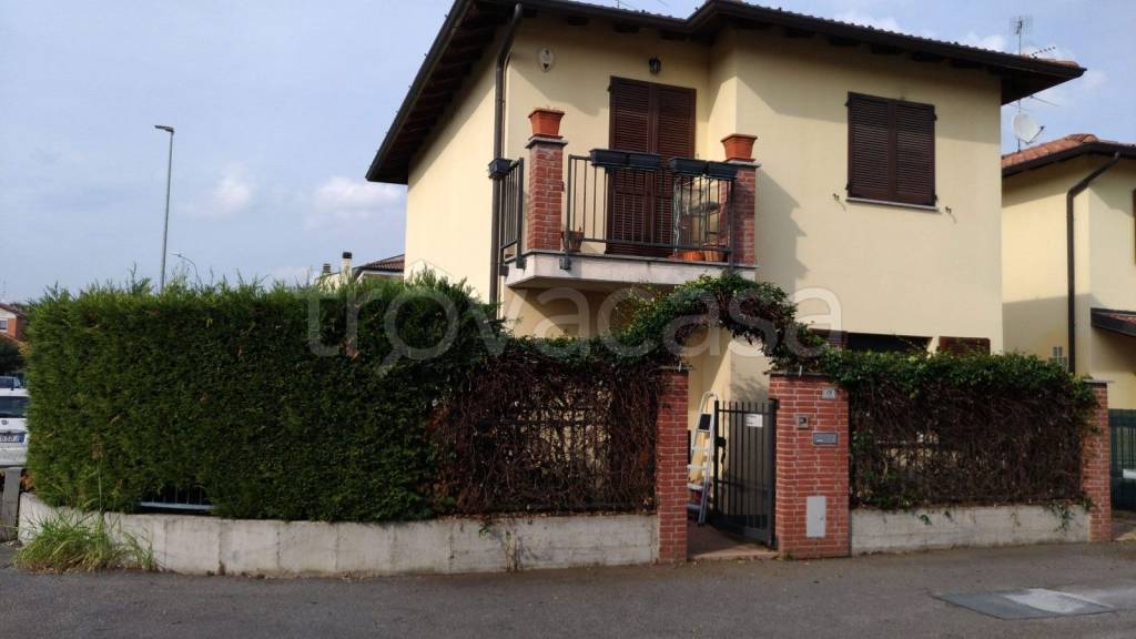 casa indipendente in vendita a Motta Visconti