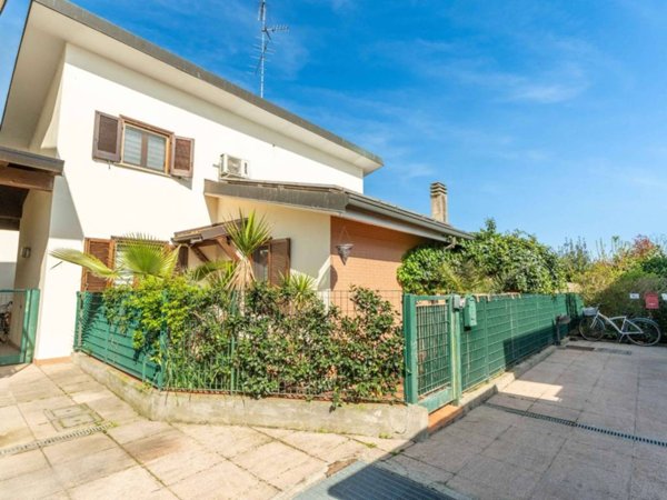 casa indipendente in vendita a Motta Visconti