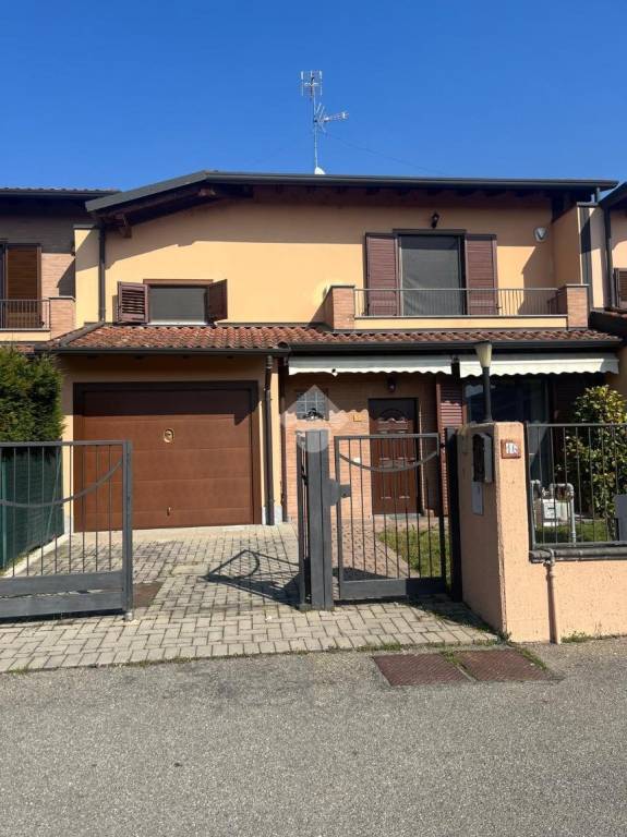 casa indipendente in vendita a Motta Visconti