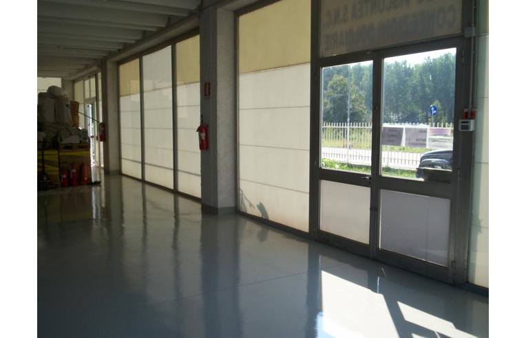 locale commerciale in vendita a Motta Visconti