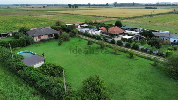 casa indipendente in vendita a Motta Visconti