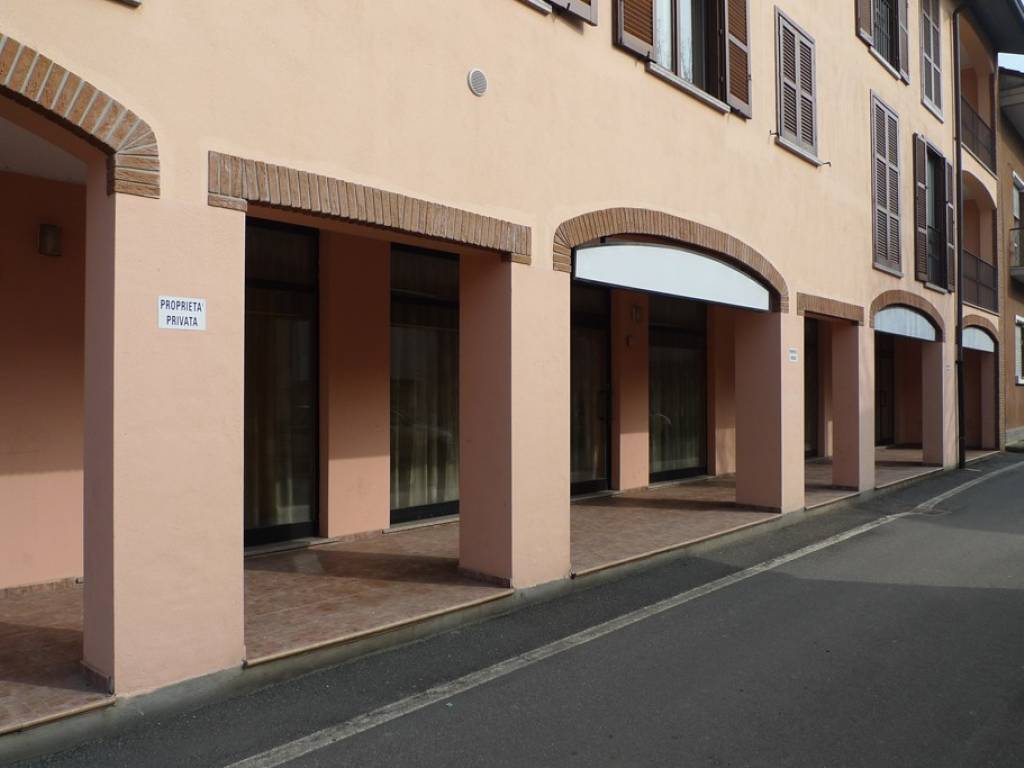 negozio in vendita a Motta Visconti