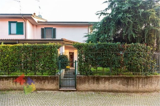 casa indipendente in vendita a Motta Visconti