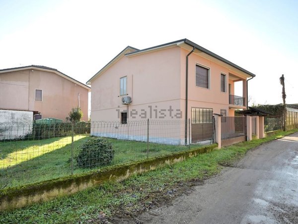 casa indipendente in vendita a Motta Visconti