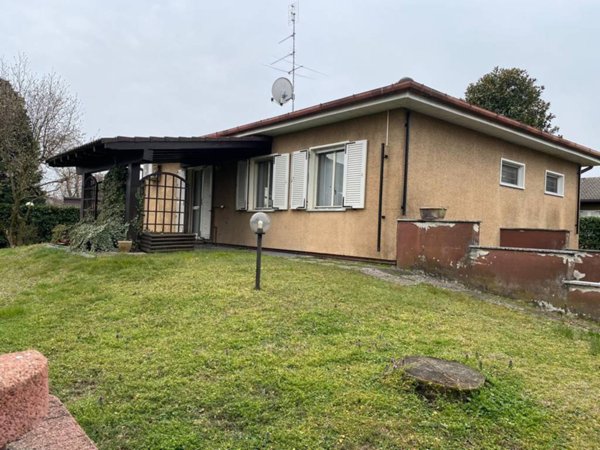 casa indipendente in vendita a Motta Visconti
