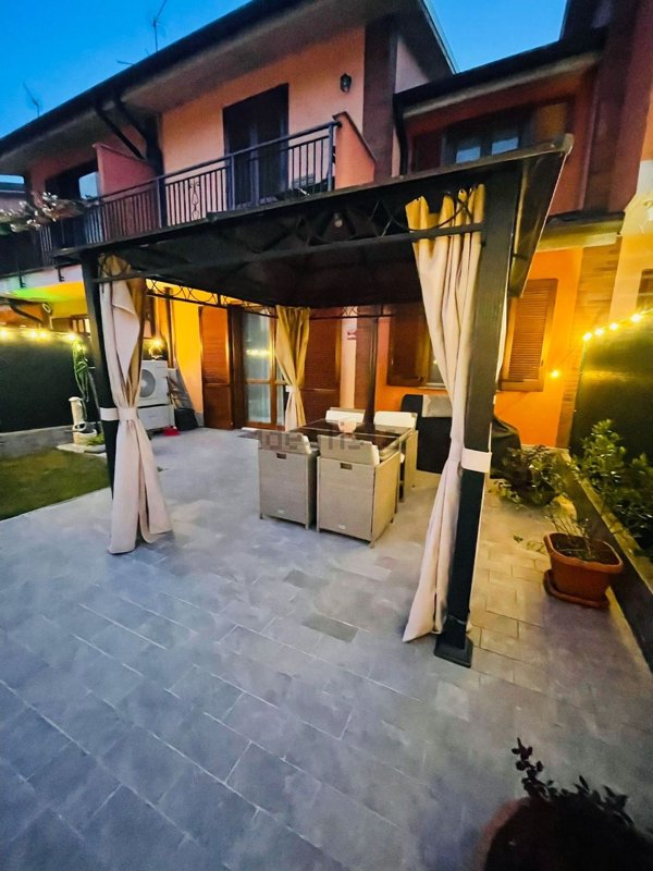 casa indipendente in vendita a Motta Visconti