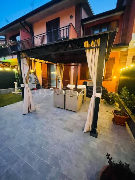 casa indipendente in vendita a Motta Visconti