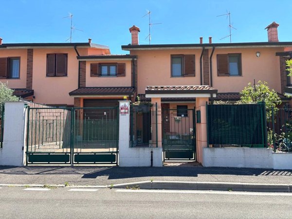 casa indipendente in vendita a Motta Visconti