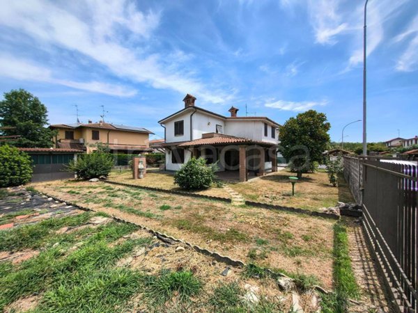 casa indipendente in vendita a Motta Visconti