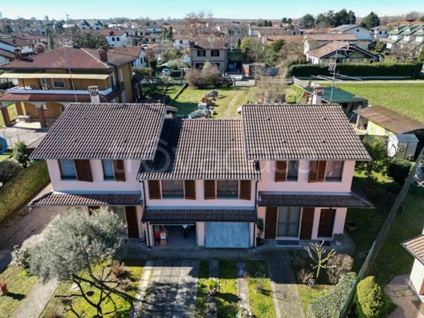 casa indipendente in vendita a Motta Visconti