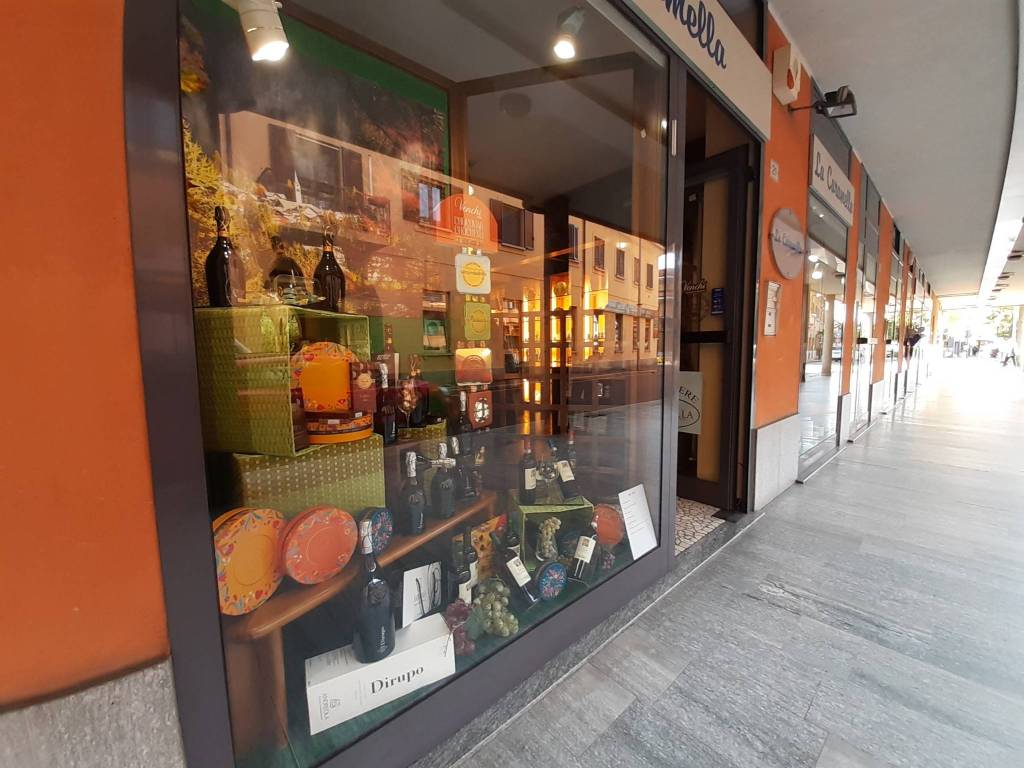 negozio in vendita a Nerviano