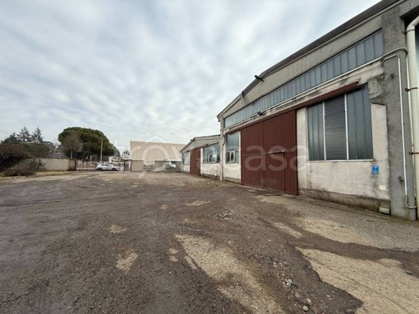 capannone in vendita a Nerviano