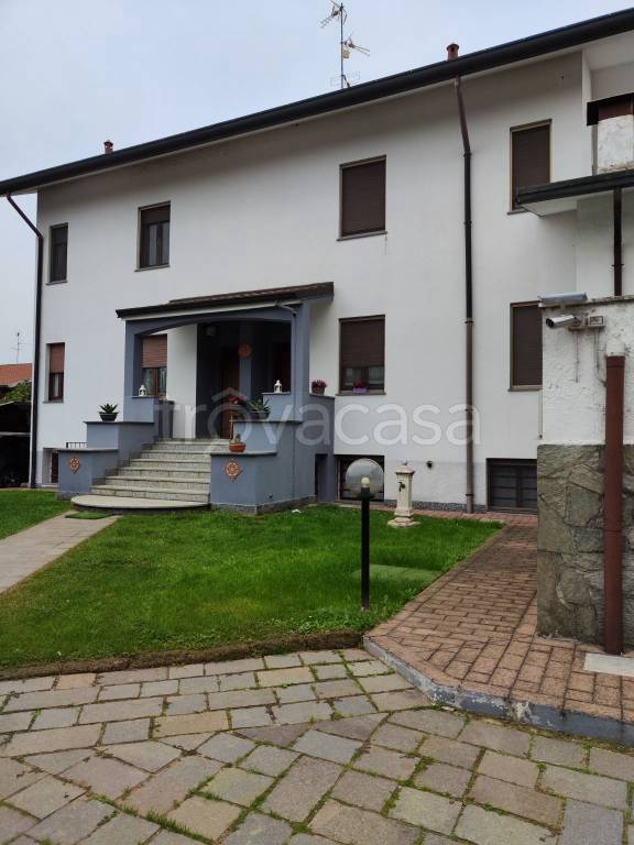 casa indipendente in vendita a Nerviano in zona Garbatola
