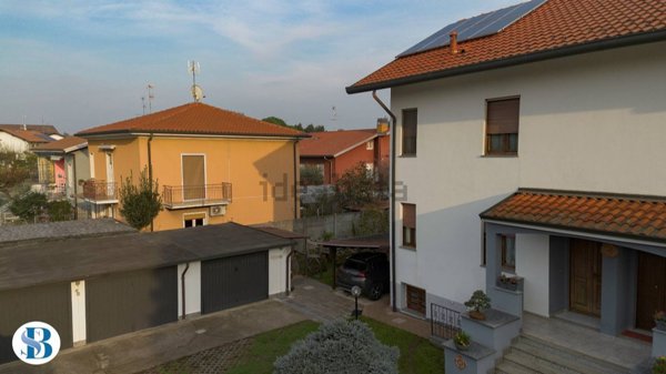 appartamento in vendita a Nerviano in zona Garbatola