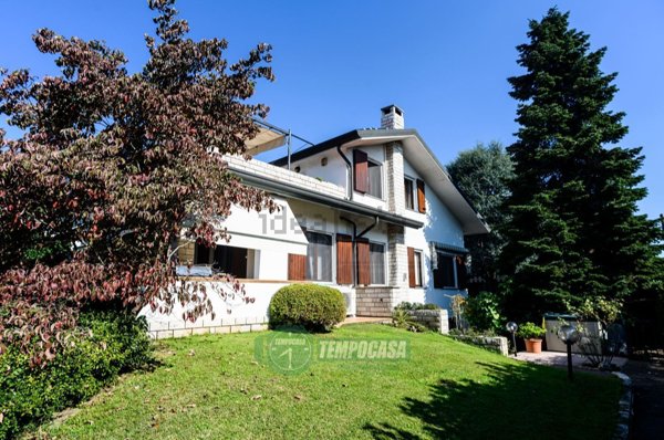 casa indipendente in vendita a Nerviano in zona Sant'Ilario