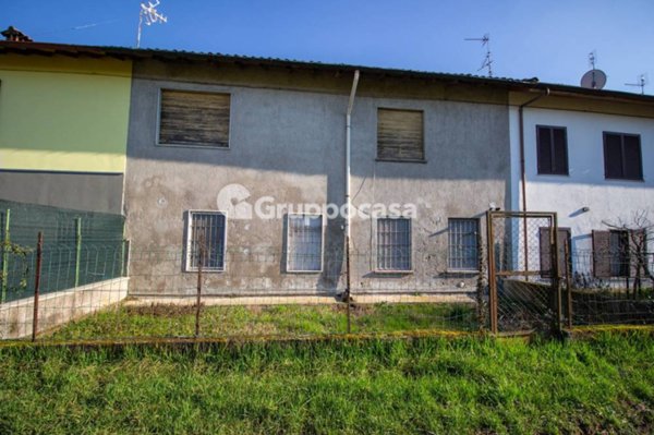 casa indipendente in vendita a Nerviano in zona Cantone