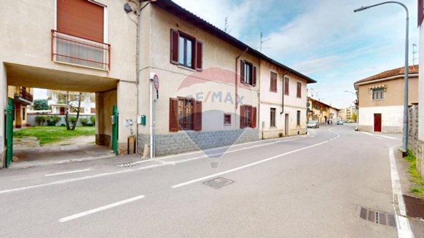 appartamento in vendita a Nerviano in zona Cantone
