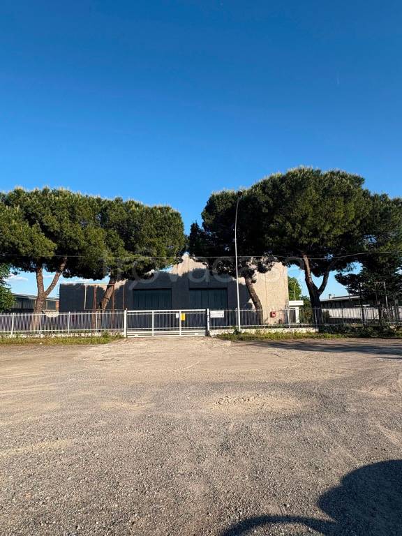 capannone in vendita a Nerviano