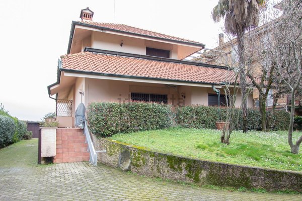 casa indipendente in vendita a Nerviano